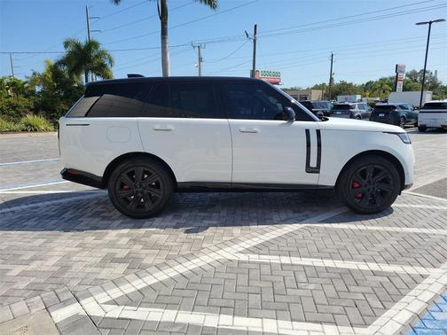 2023 Land Rover Range Rover P530 SE