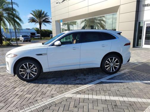 2025 Jaguar F-PACE P400 R-Dynamic S