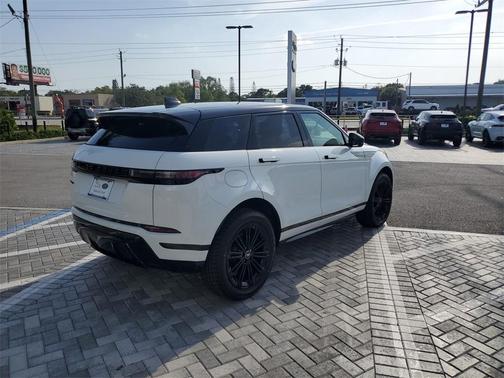 2026 Land Rover Range Rover Evoque Dynamic SE