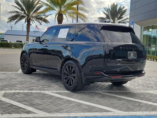 2025 Land Rover Range Rover P400 SE