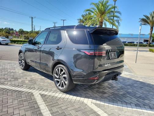 2025 Land Rover Discovery P360 Dynamic SE