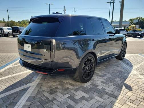 2023 Land Rover Range Rover P530 SE