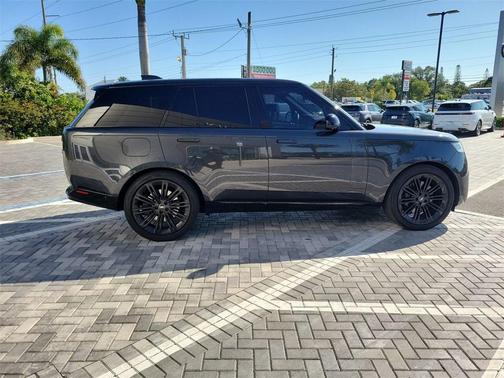 2023 Land Rover Range Rover P530 SE