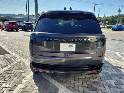 2023 Land Rover Range Rover P530 SE