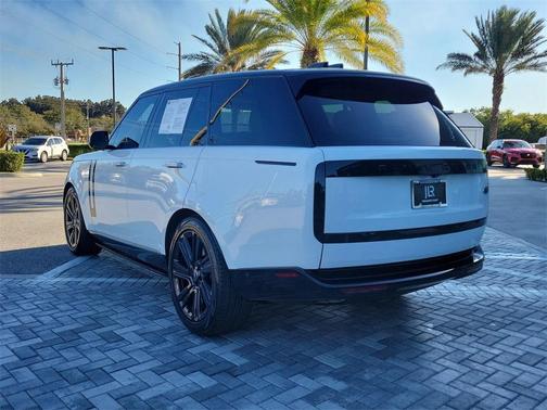 2023 Land Rover Range Rover P530 SE