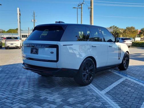 2023 Land Rover Range Rover P530 SE