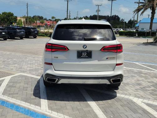 Mineral White Metallic 2020 BMW X5 M50i