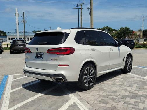 Mineral White Metallic 2020 BMW X5 M50i