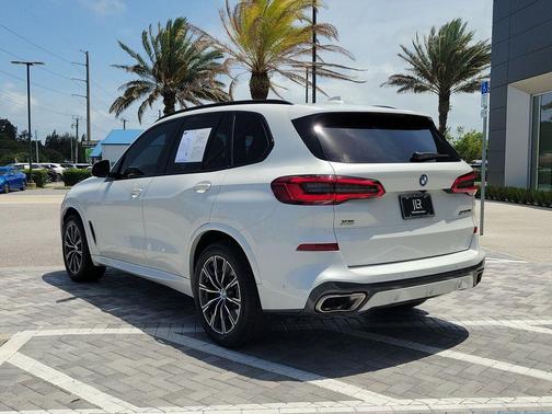 Mineral White Metallic 2020 BMW X5 M50i