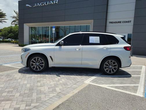 Mineral White Metallic 2020 BMW X5 M50i