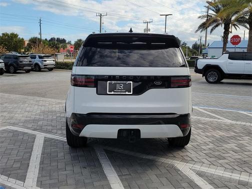 2023 Land Rover Discovery P300 R-Dynamic S