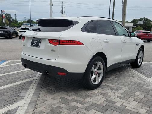 2018 Jaguar F-PACE 25t Premium