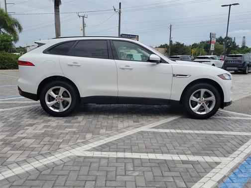 2018 Jaguar F-PACE 25t Premium