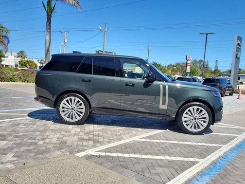 Belgravia Green 2026 Land Rover Range Rover P530 SE