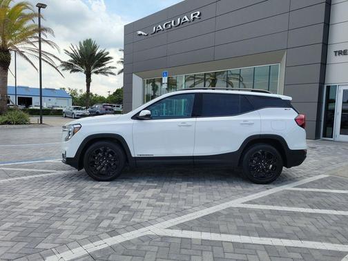 Summit White 2022 GMC Terrain SLT
