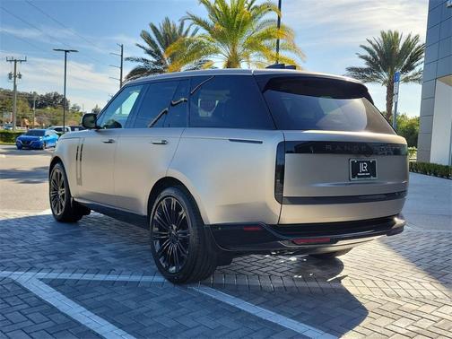 2026 Land Rover Range Rover P530 SE
