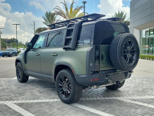 Woolstone Green 2026 Land Rover Defender P300 S