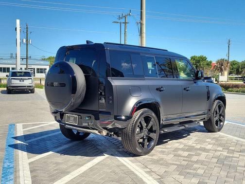 Santorini Black 2026 Land Rover Defender P400 X-Dynamic SE