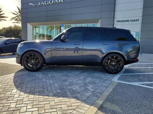 2025 Land Rover Range Rover P400 SE