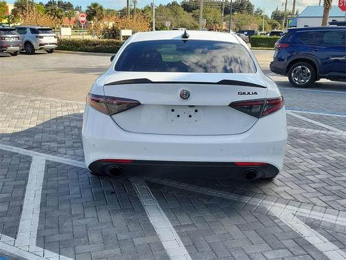 2024 Alfa Romeo Giulia Base