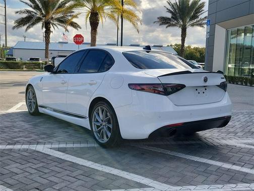 2024 Alfa Romeo Giulia Base