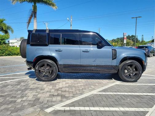 2022 Land Rover Defender 110 X-Dynamic SE