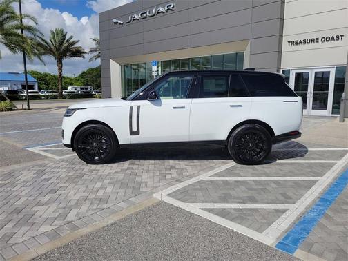 2025 Land Rover Range Rover P530 SE
