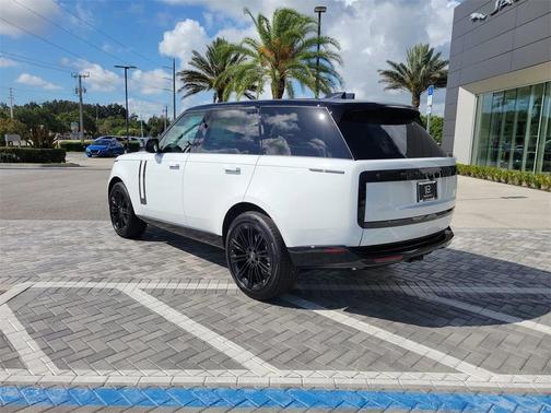 2025 Land Rover Range Rover P530 SE