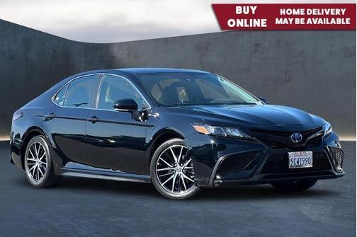 2022 Toyota Camry Hybrid SE