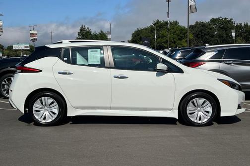 2025 Nissan Leaf S