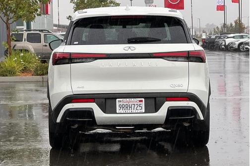 2025 INFINITI QX60 PURE