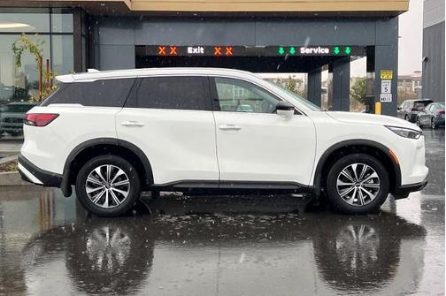 2025 INFINITI QX60 PURE