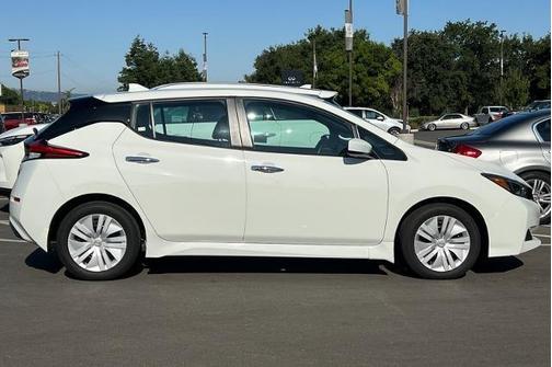 2025 Nissan Leaf S
