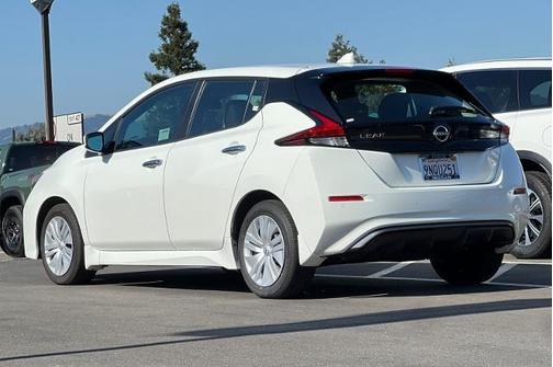 2025 Nissan Leaf S
