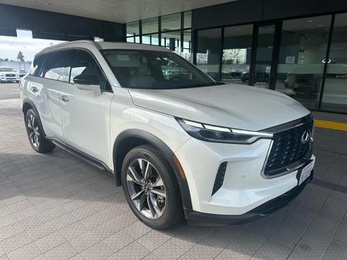 2023 INFINITI QX60 LUXE