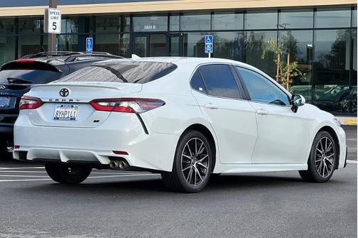 2022 Toyota Camry SE