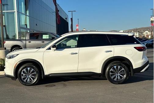 2025 INFINITI QX60 Pure