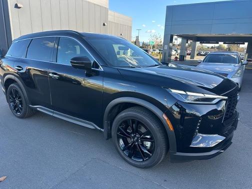 2025 INFINITI QX60 LUXE