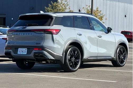 2025 INFINITI QX60 LUXE