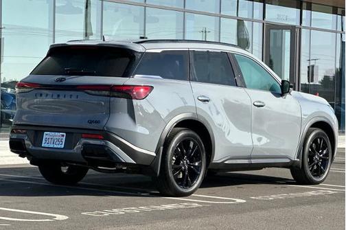 2025 INFINITI QX60 LUXE