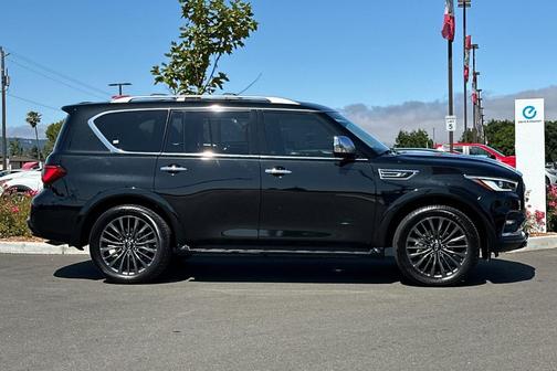2024 INFINITI QX80 SENSORY
