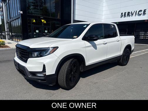 Platinum White Pearl 2023 Honda Ridgeline Black