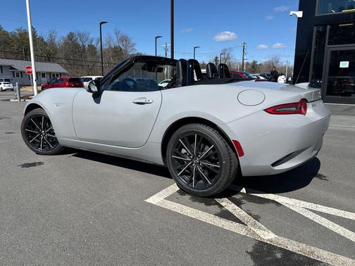 Aero Gray Metallic 2026 Mazda MX-5 Miata Grand Touring