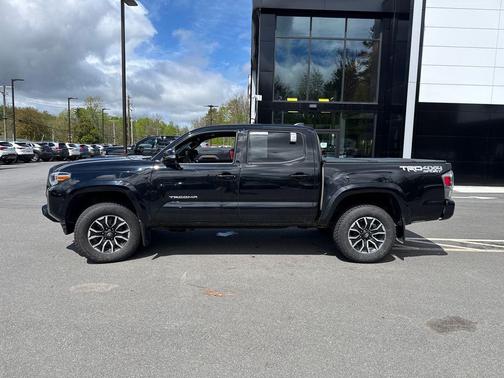 Midnight Black Metallic 2021 Toyota Tacoma TRD Sport