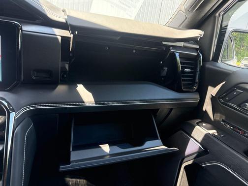 Summit White 2024 GMC Sierra 1500 AT4X