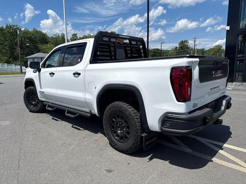 Summit White 2024 GMC Sierra 1500 AT4X
