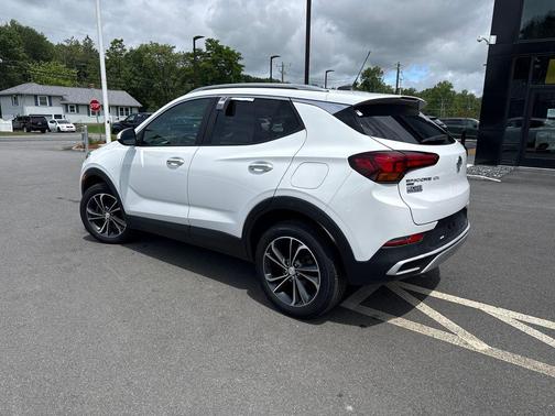 Summit White 2022 Buick Encore GX Select
