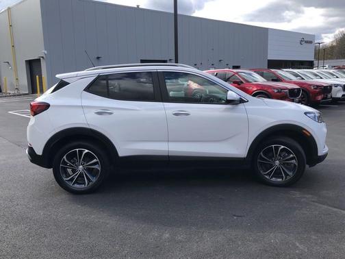 Summit White 2022 Buick Encore GX Select