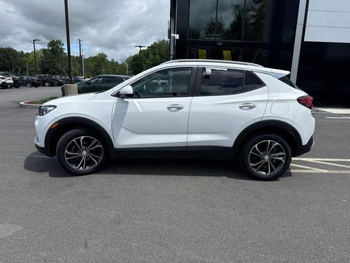 Summit White 2022 Buick Encore GX Select