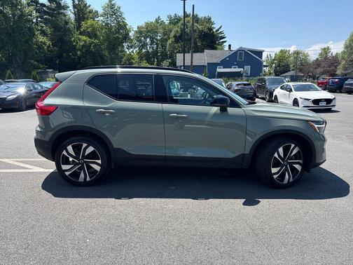 Sage Green Metallic 2023 Volvo XC40 B5 Plus Dark Theme